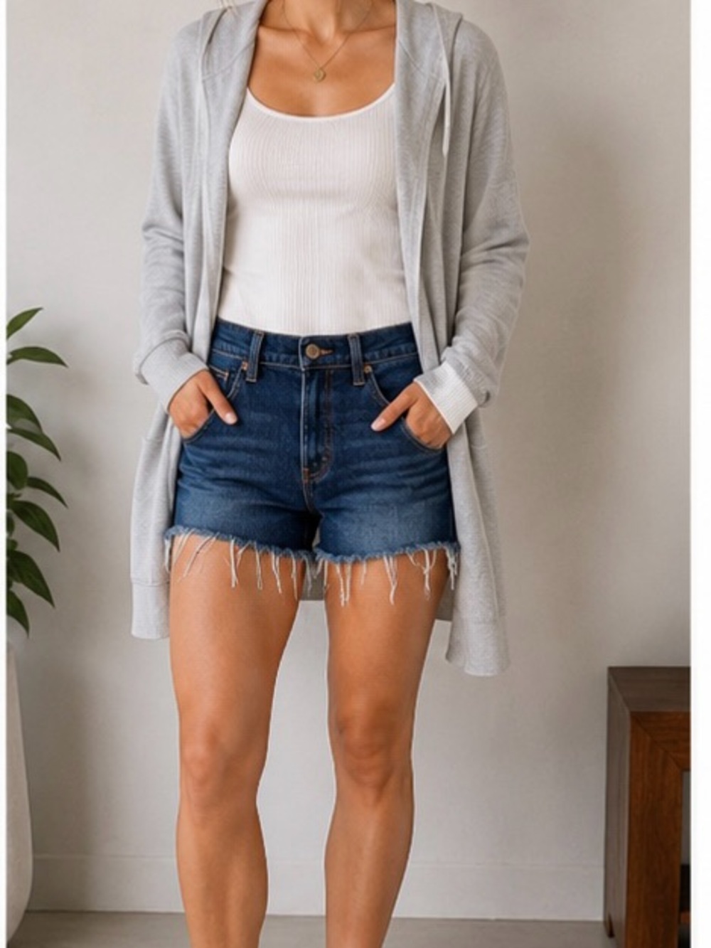 American Eagle Dark Wash Distressed Raw Hem Denim Shorts Size 8